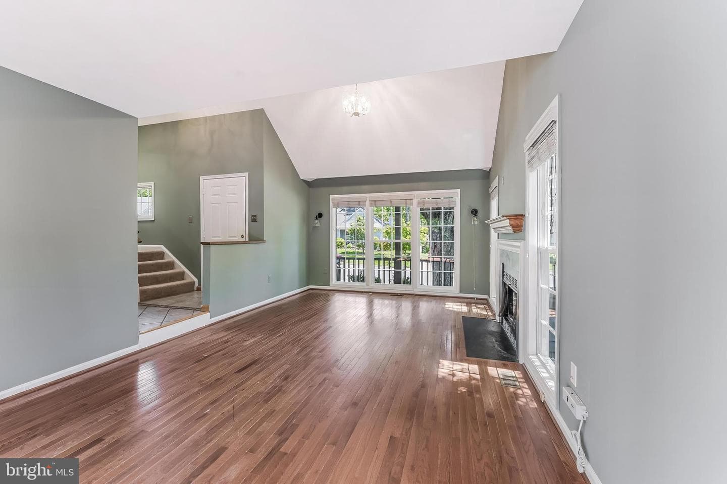 15045 Holleyside Drive photo 7