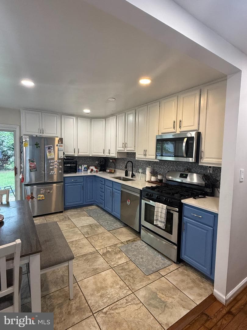 4125 Gardensen Drive photo 2