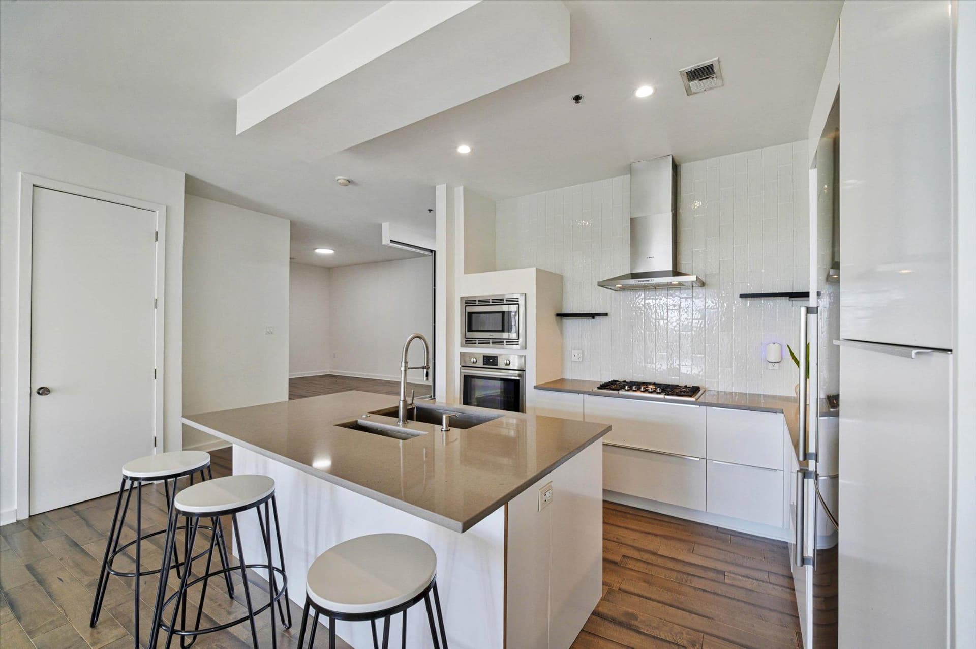 820 Belmont Bay Drive #303 photo 21