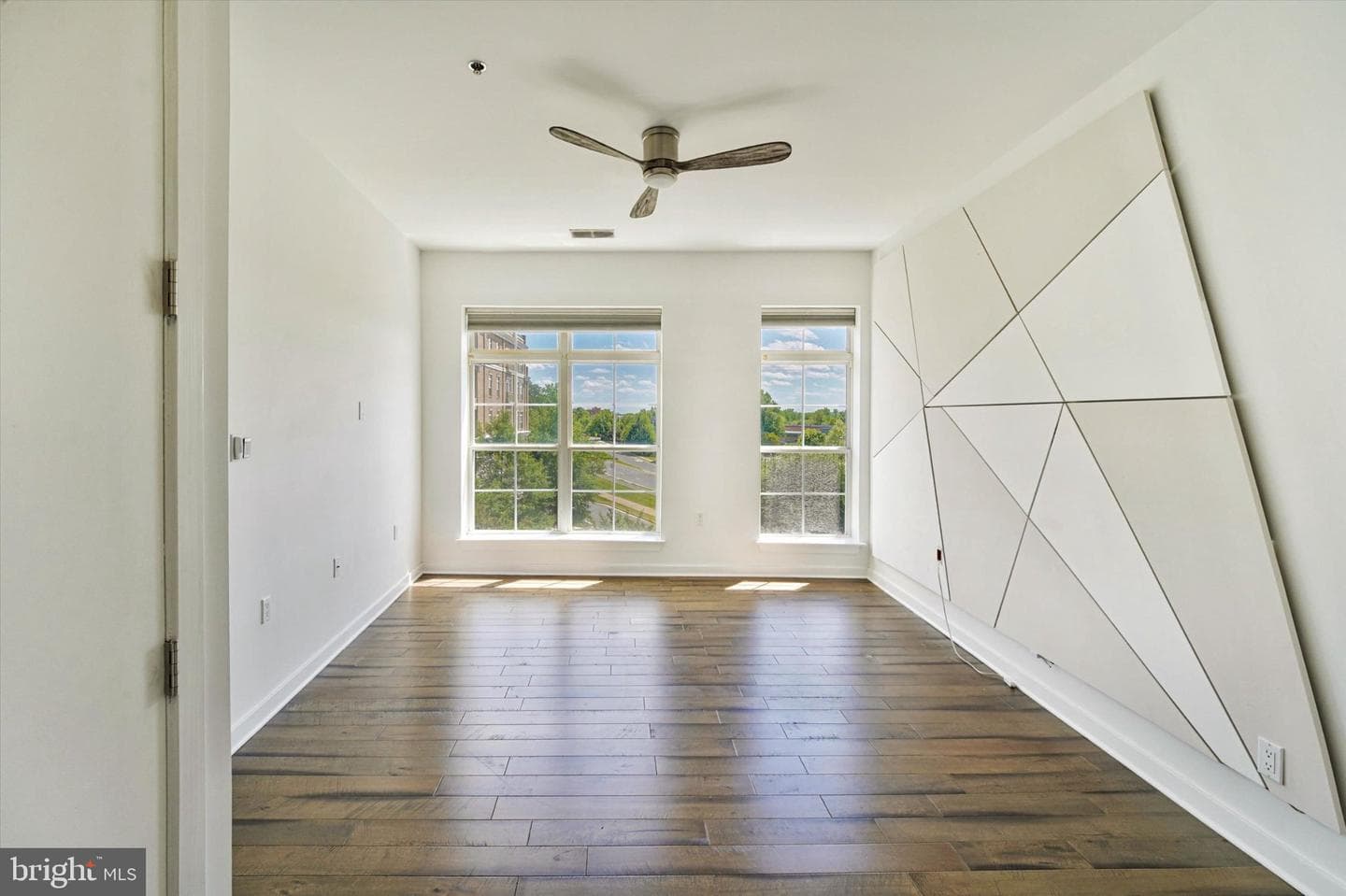 820 Belmont Bay Drive #303 photo 37