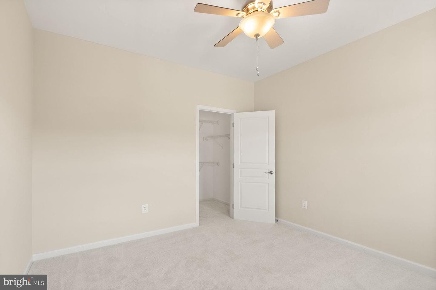 5484 Amberview Court photo 42