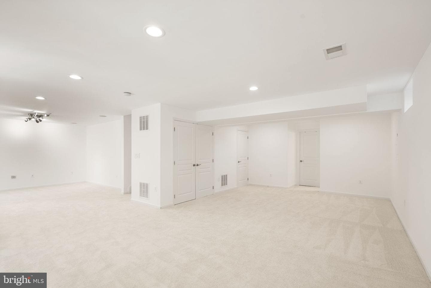 5484 Amberview Court photo 54