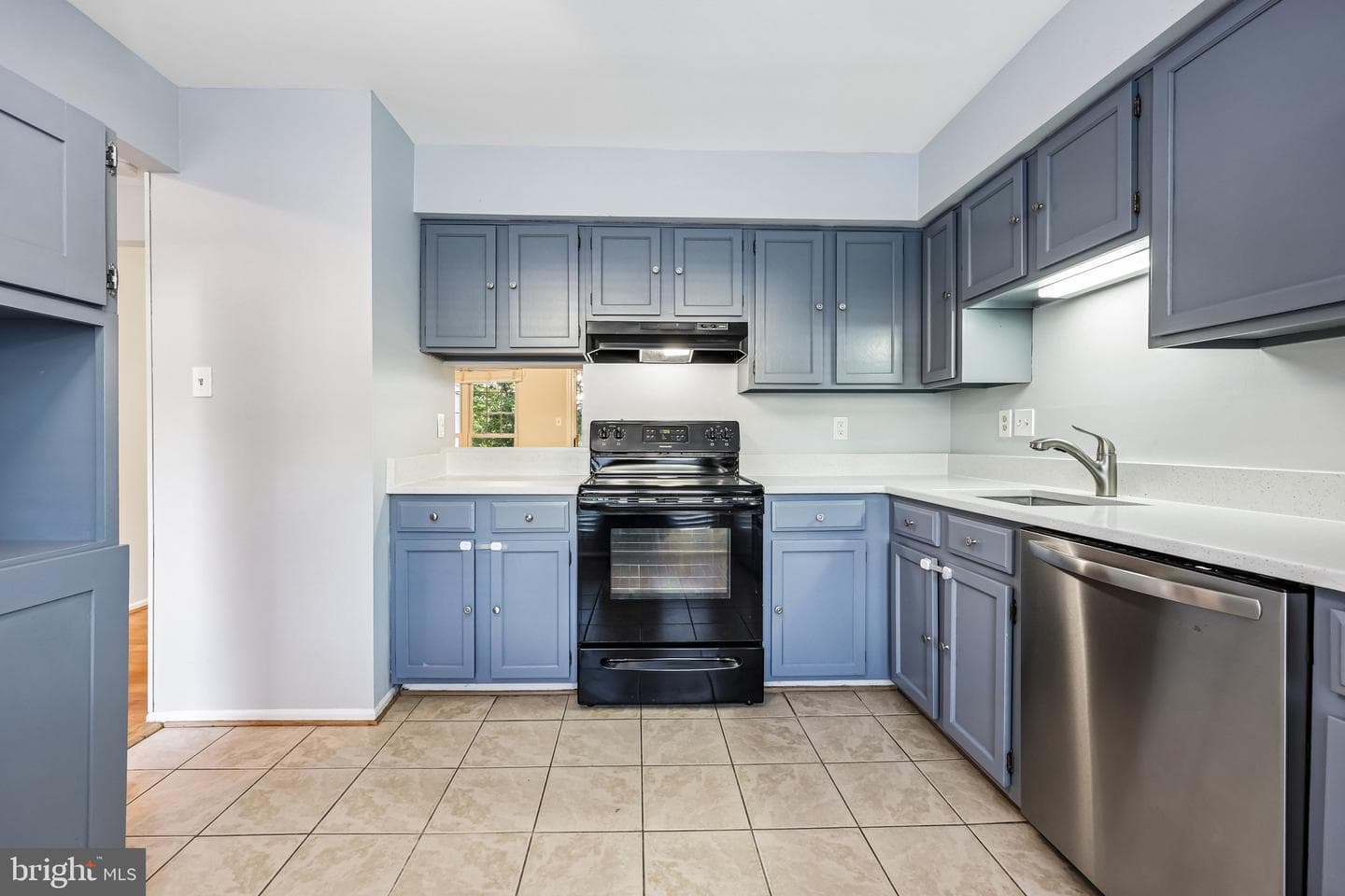 2856 Burgundy Place photo 3