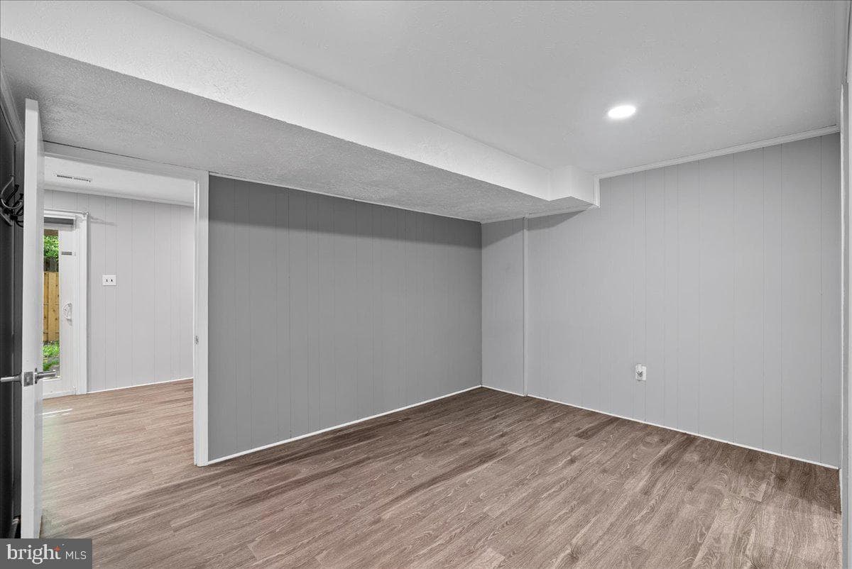 2839 Bowes Lane photo 31