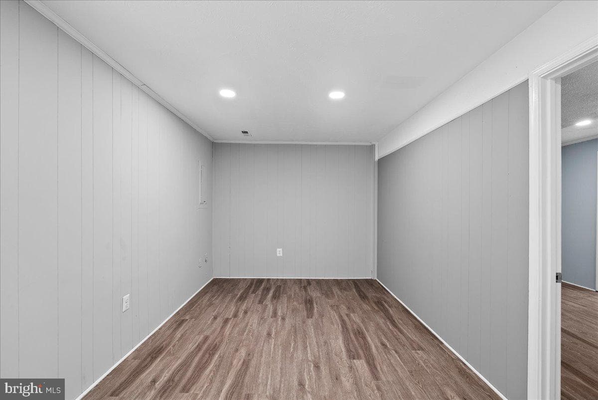 2839 Bowes Lane photo 35
