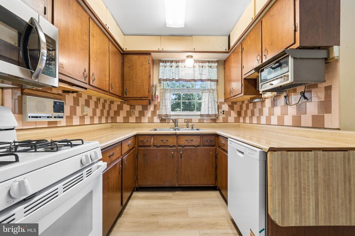 2112 Youngs Drive photo 12
