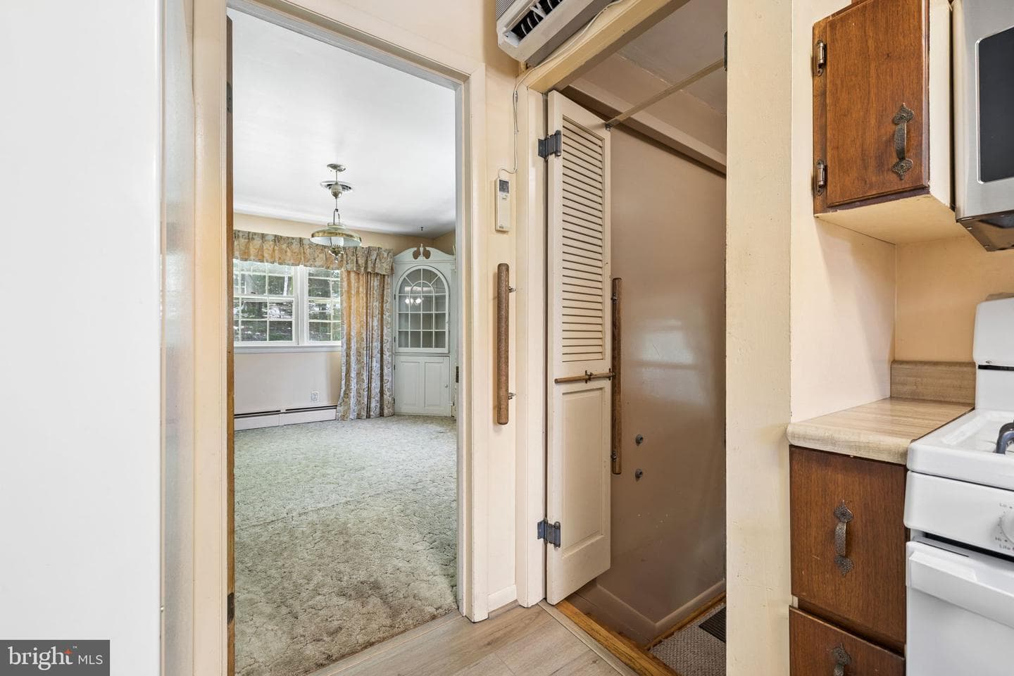 2112 Youngs Drive photo 14