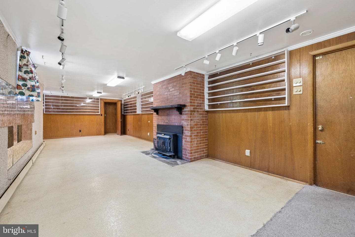 2112 Youngs Drive photo 27