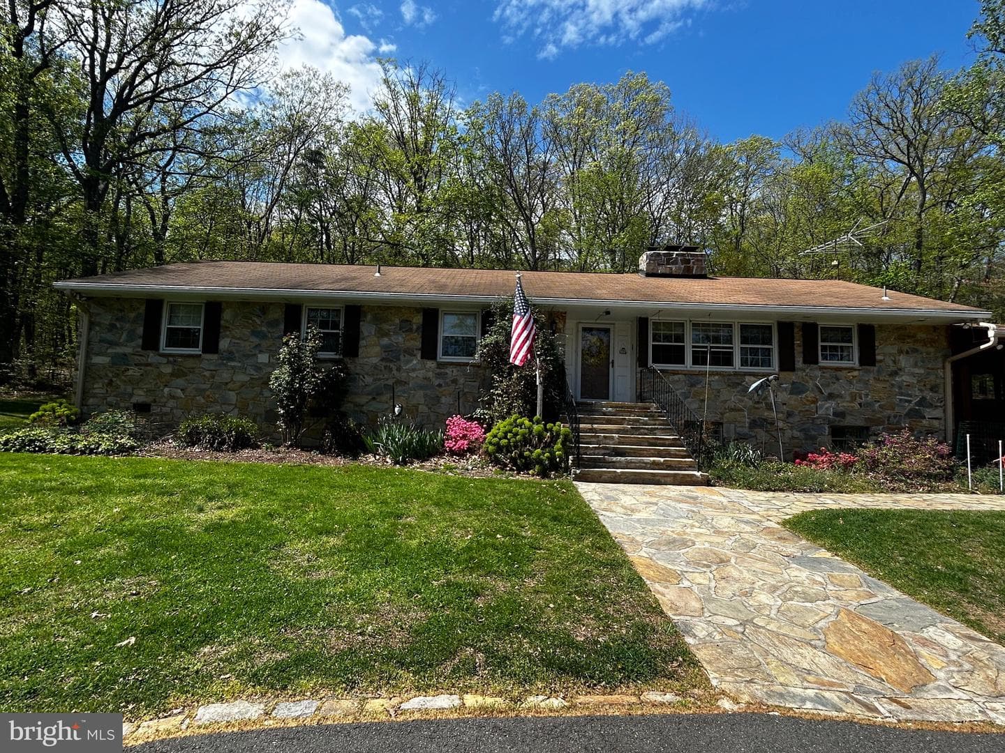 2112 Youngs Drive photo 6