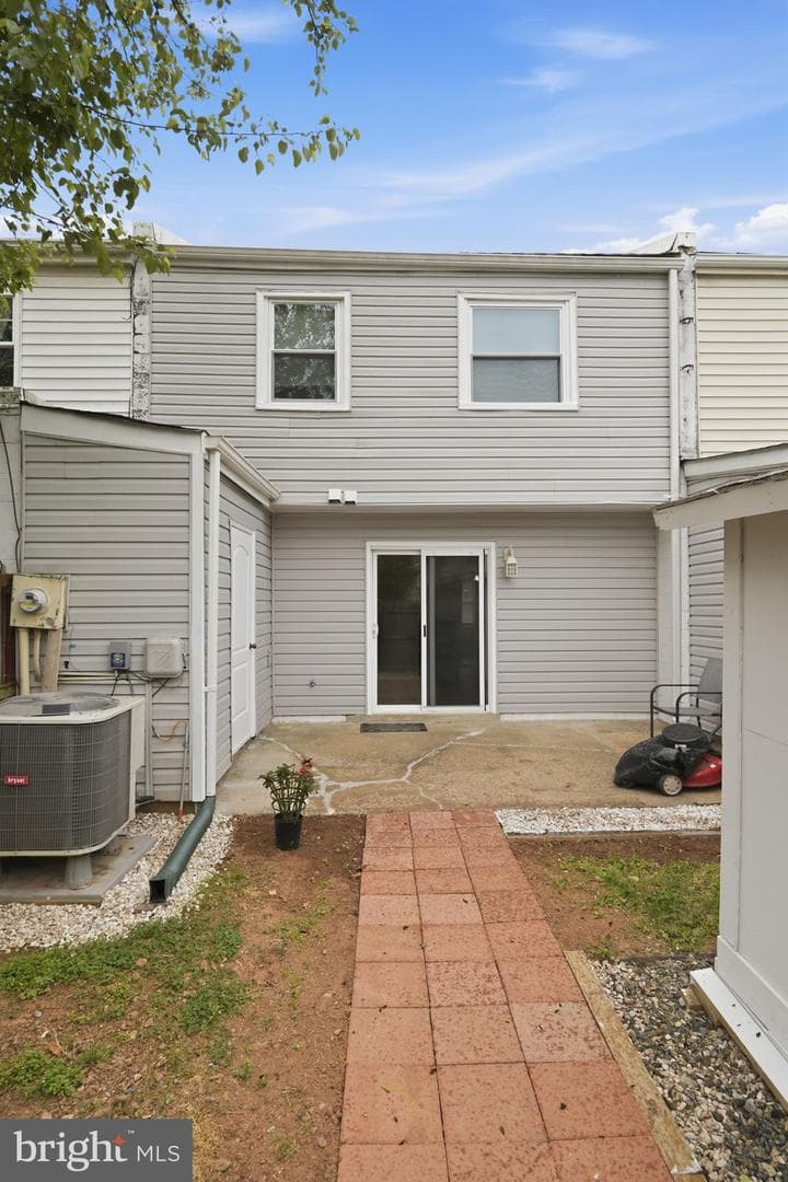 7938 Sharpsburg Court photo 18