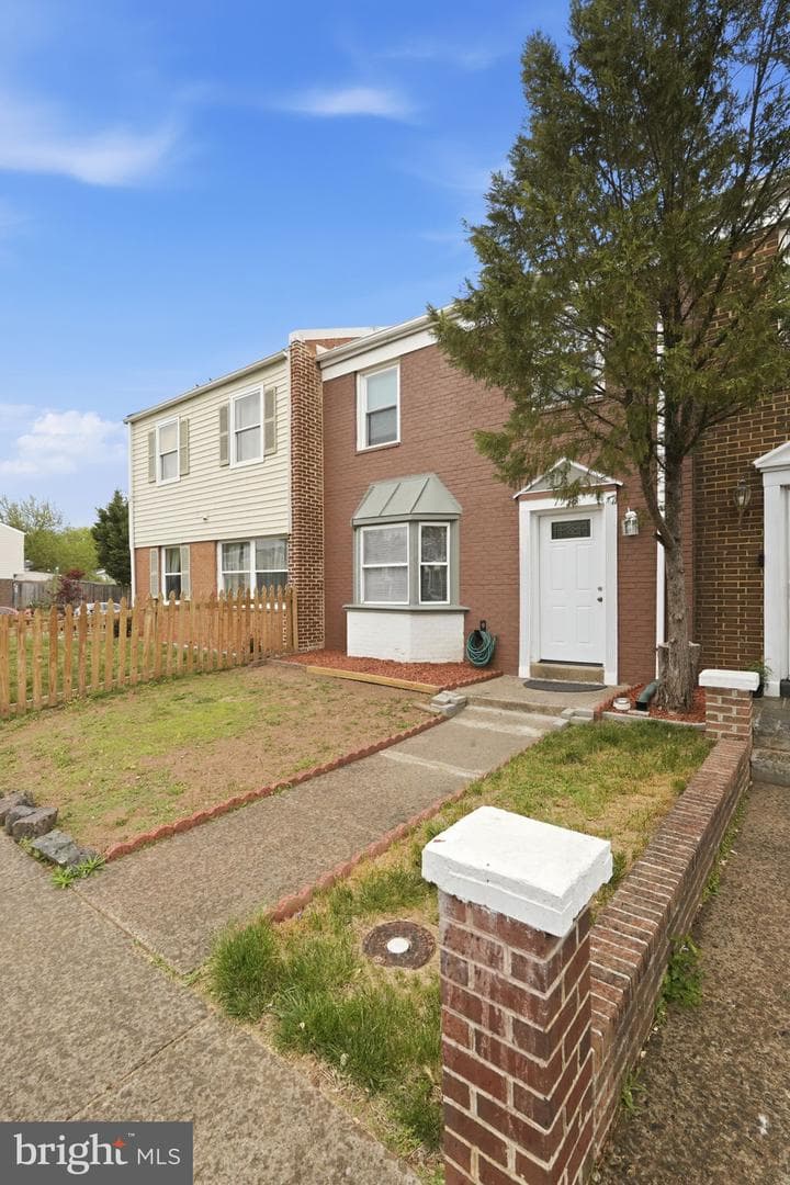 7938 Sharpsburg Court photo 4