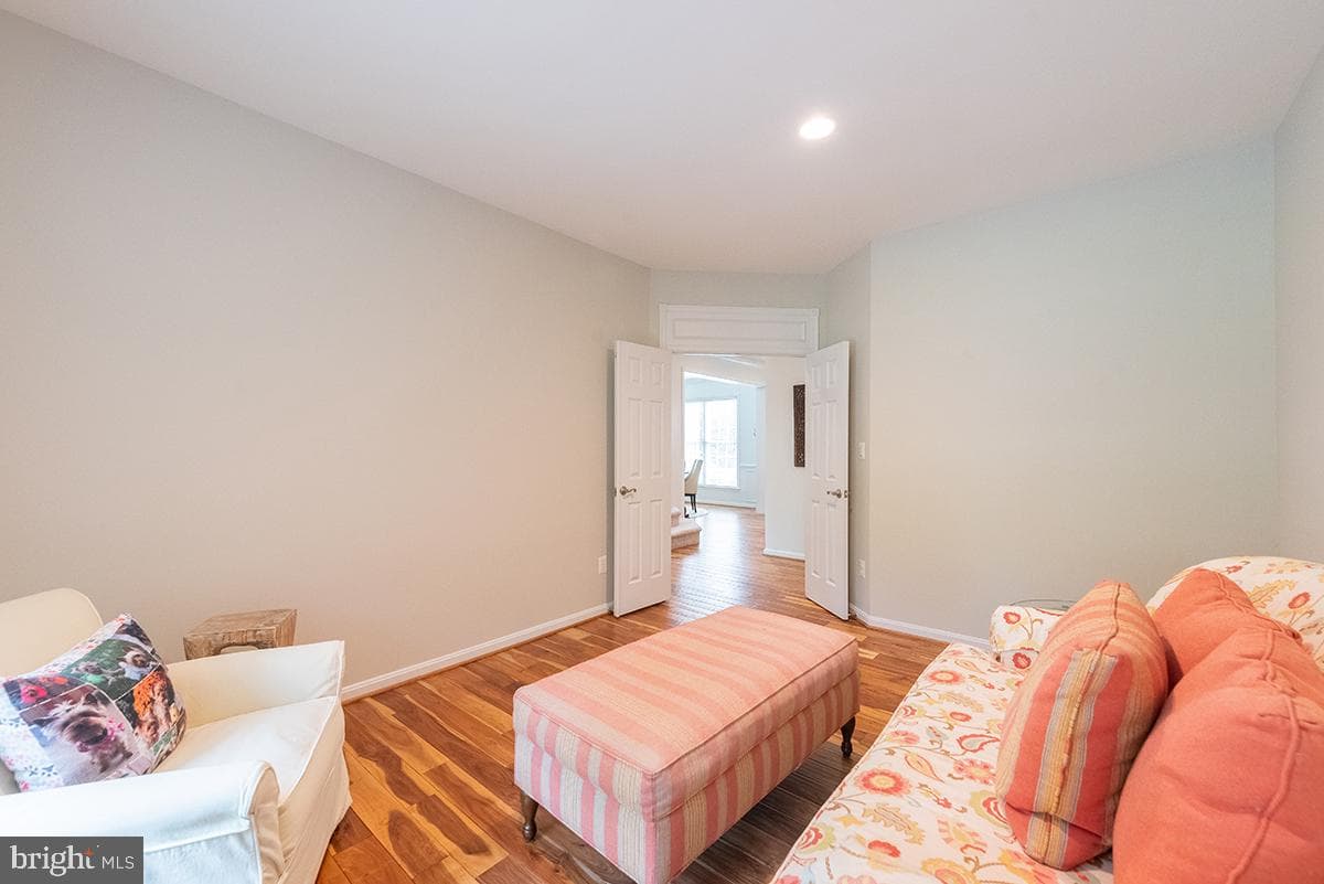 5028 Signature Court photo 23