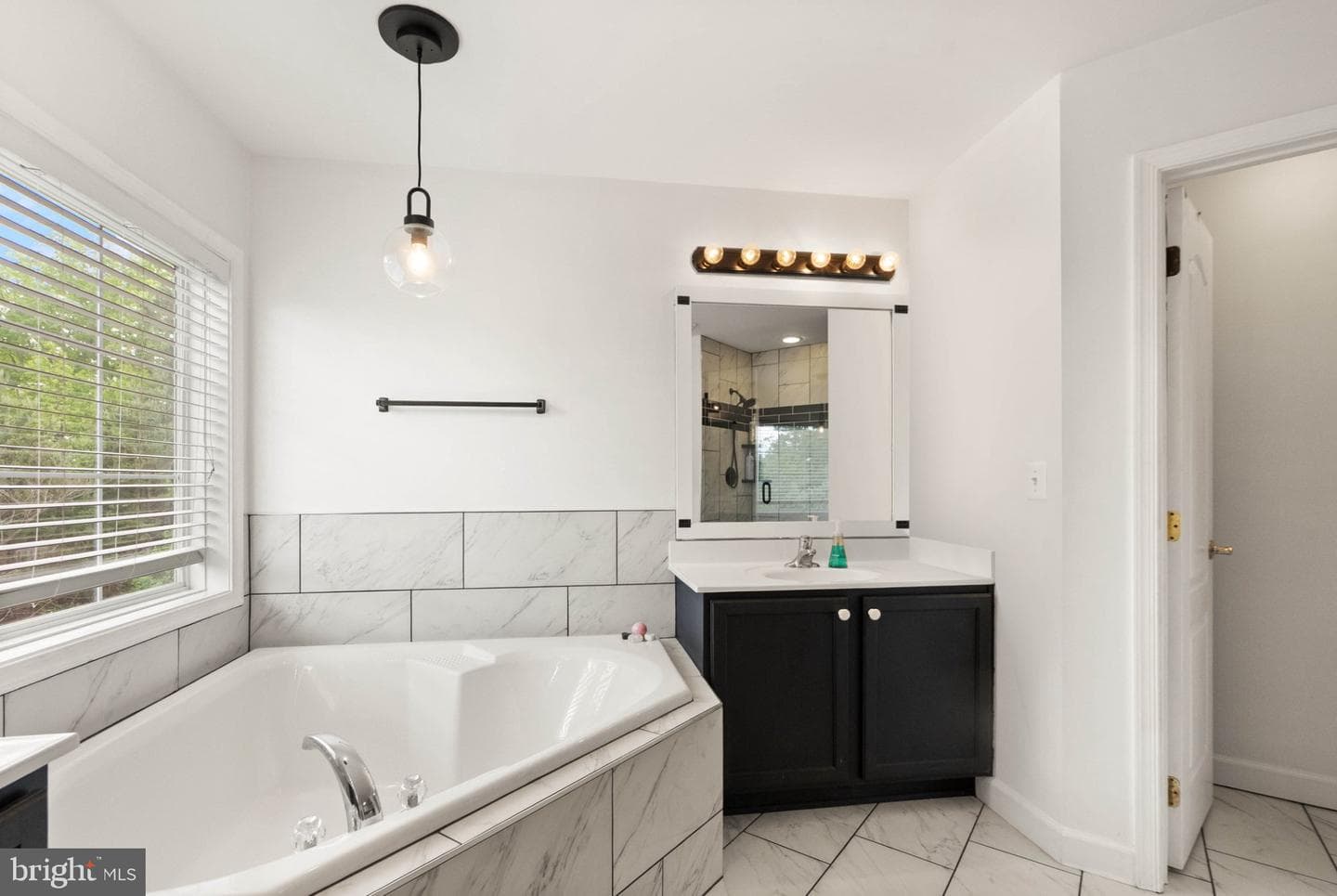 16609 Badger Court photo 30