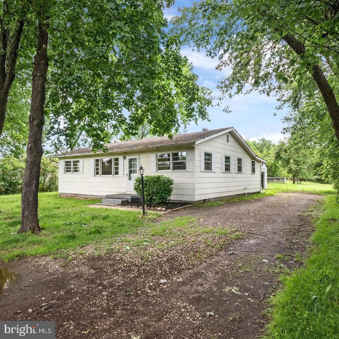 8606 Linton Hall Road, Bristow