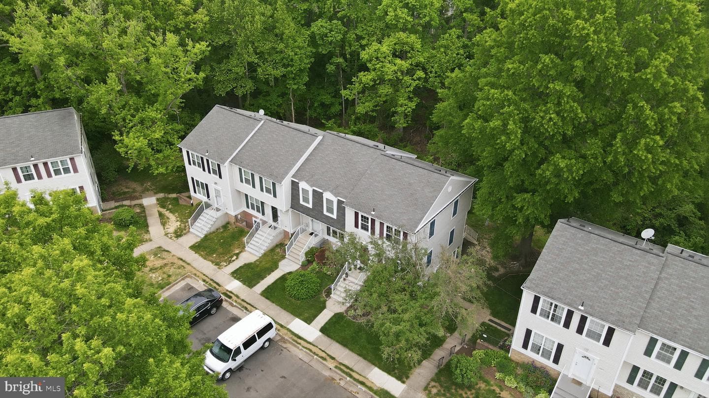2866 Burgundy Place photo 2