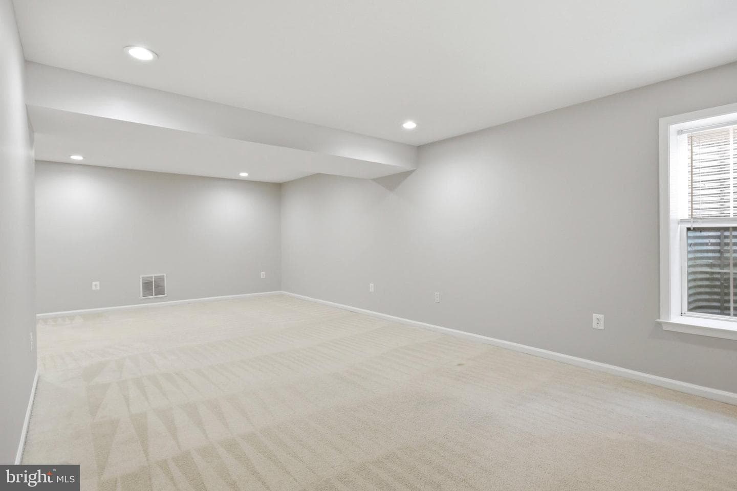 16542 Reservoir Loop photo 13