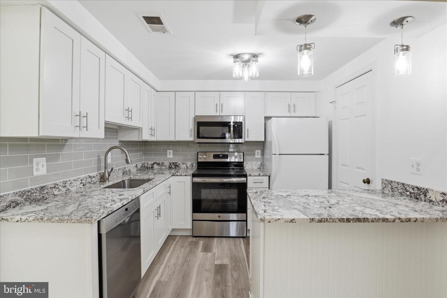 12318 Wadsworth Way photo 11