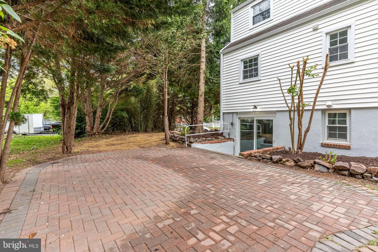9400 Chatham Street photo 6