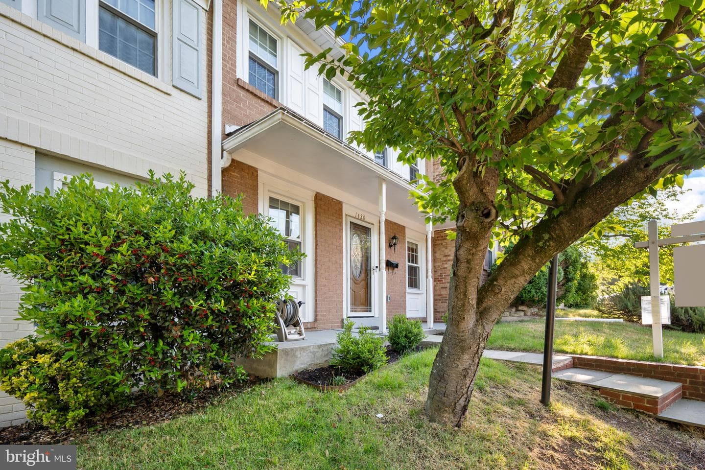 1430 Deerfield Lane photo 2