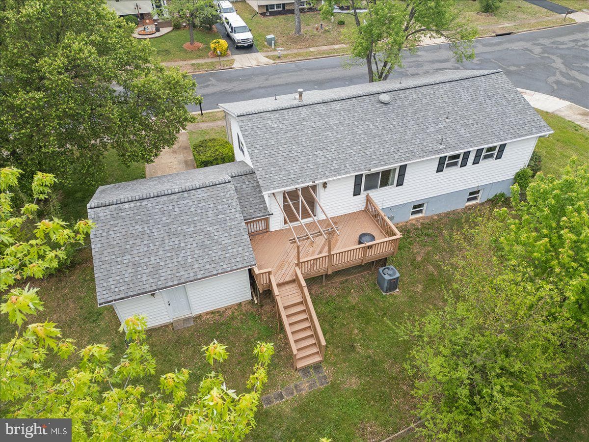 7987 Deward Court photo 2