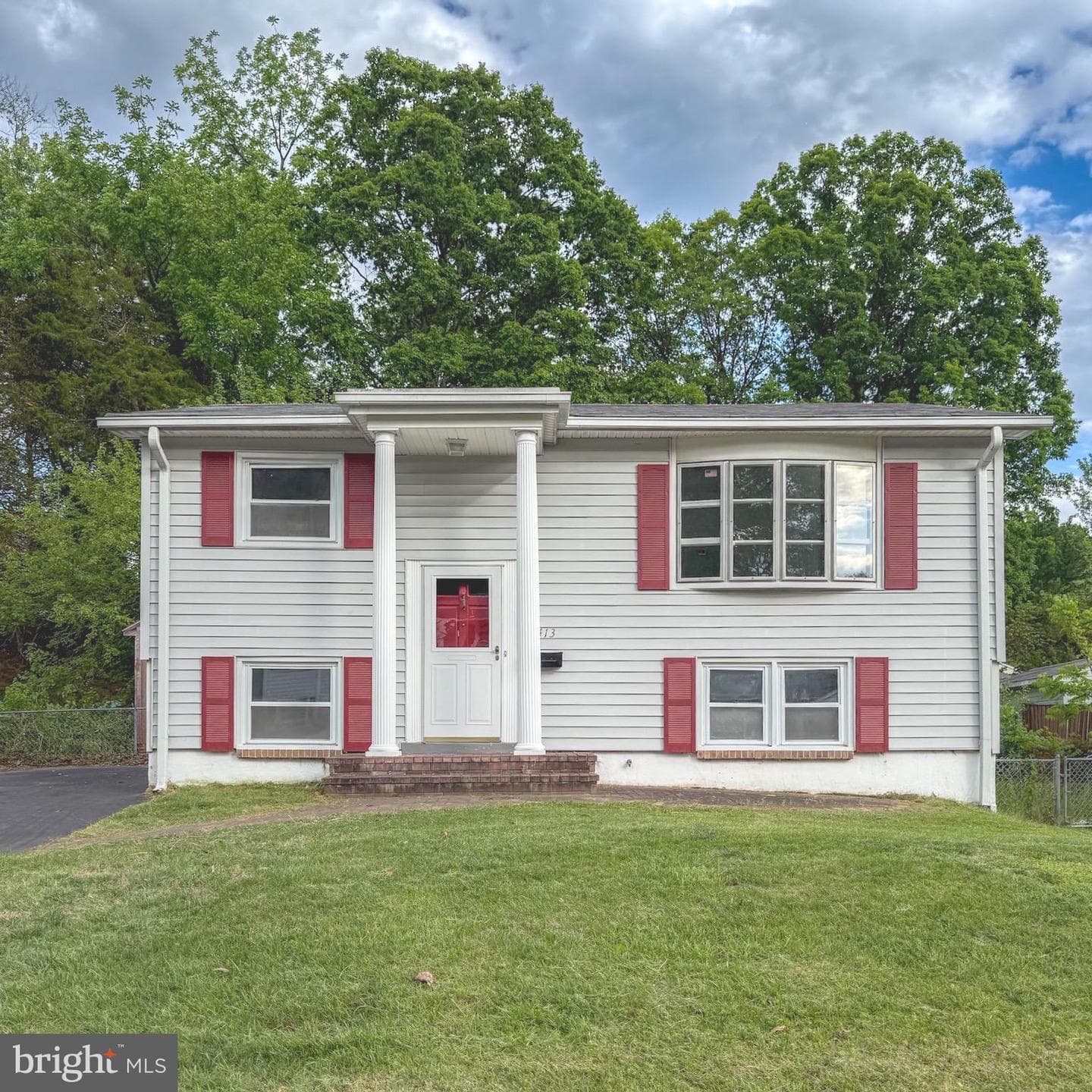 4413 Kenwood Drive photo 2