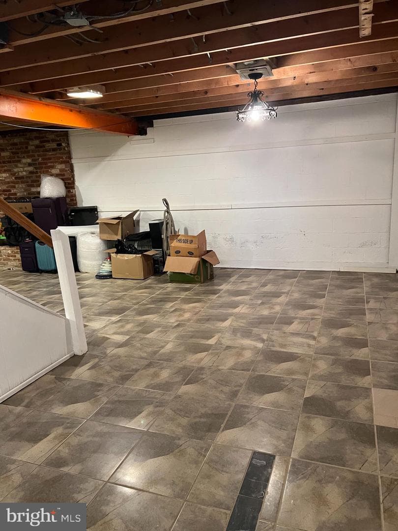 15760 Oak Ln photo 32