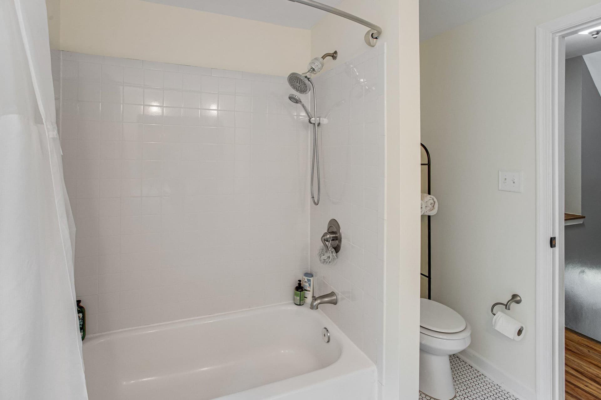8005 Gracie Drive photo 22
