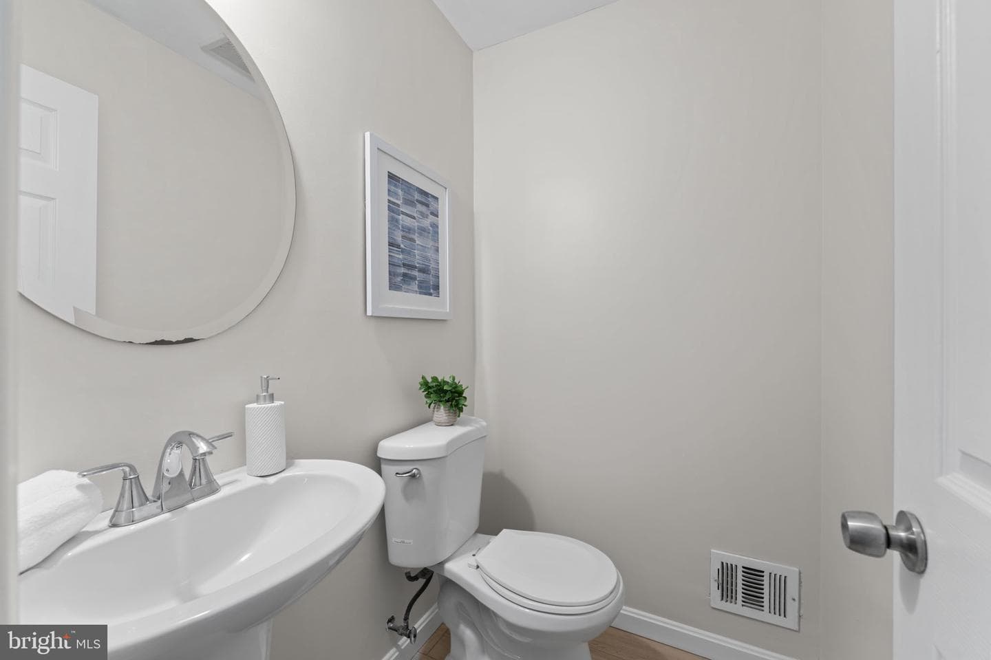 2250 Scotch Court photo 12