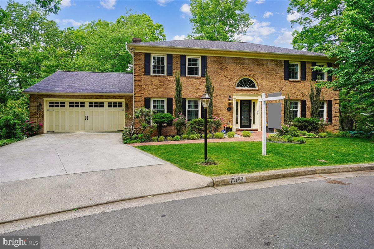 15792 Devonald Place photo 4