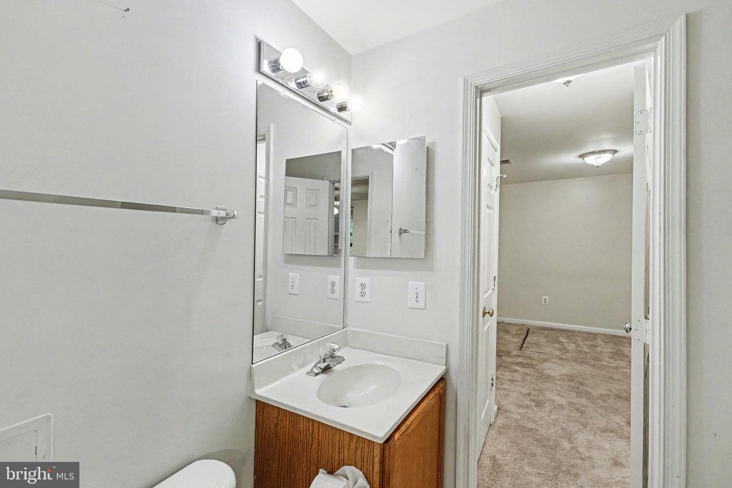 3362 Vineland Place photo 18