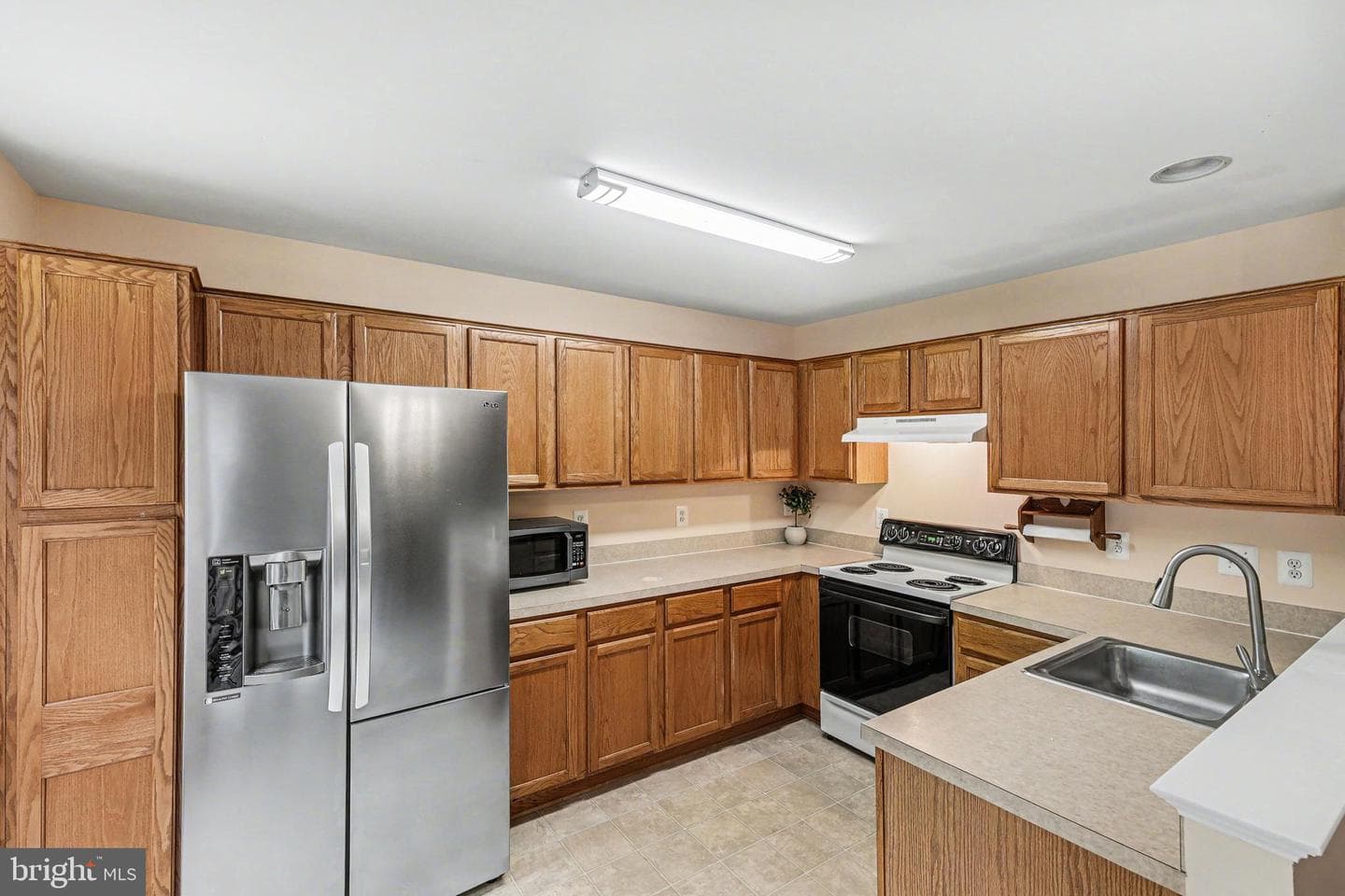 3362 Vineland Place photo 6