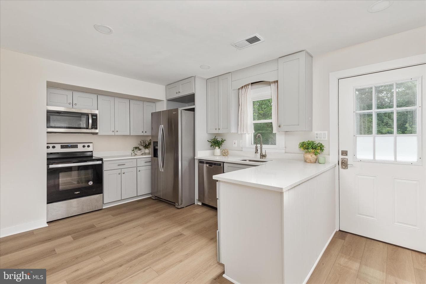 14013 Glenkirk Road photo 9