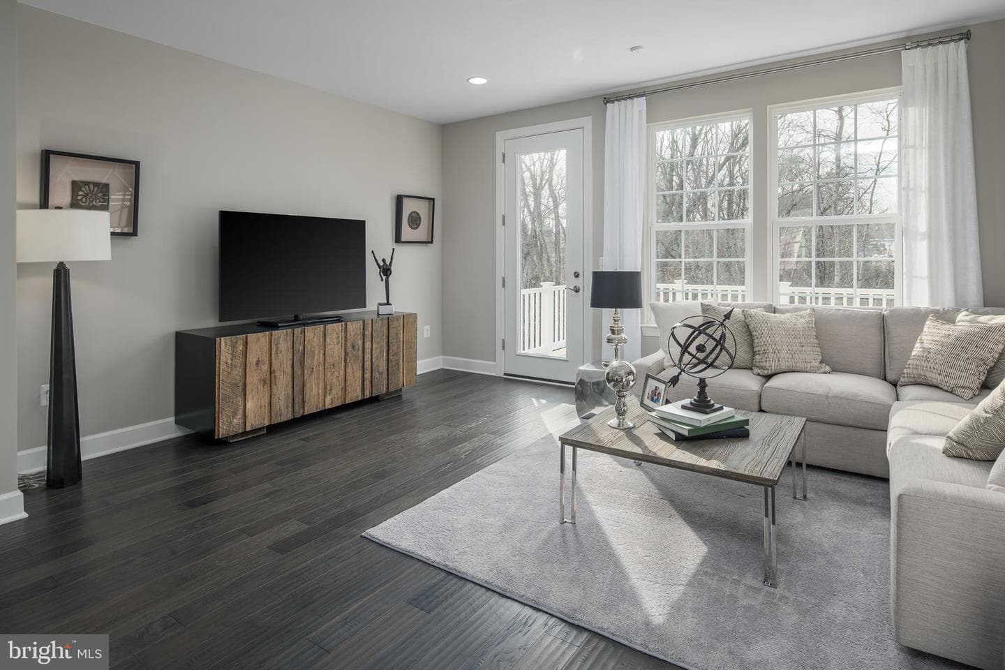 8885 Queensferry Road photo 9