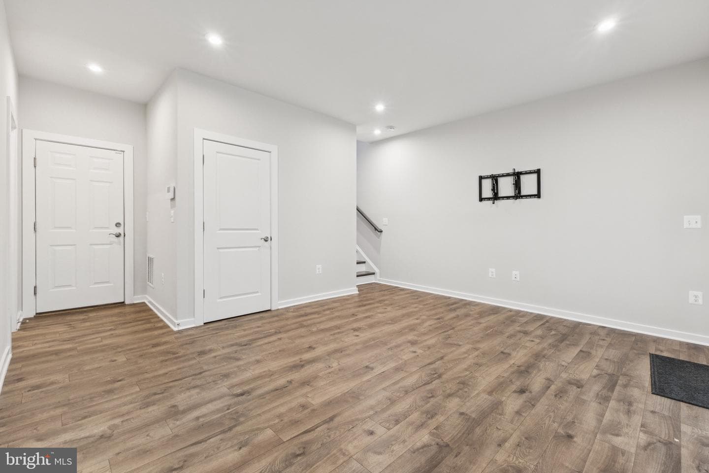1697 Beech Leaf Street photo 4