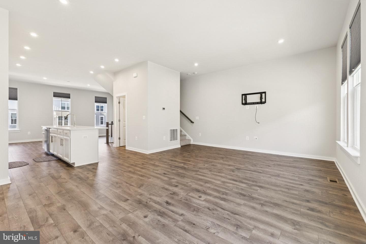1697 Beech Leaf Street photo 7