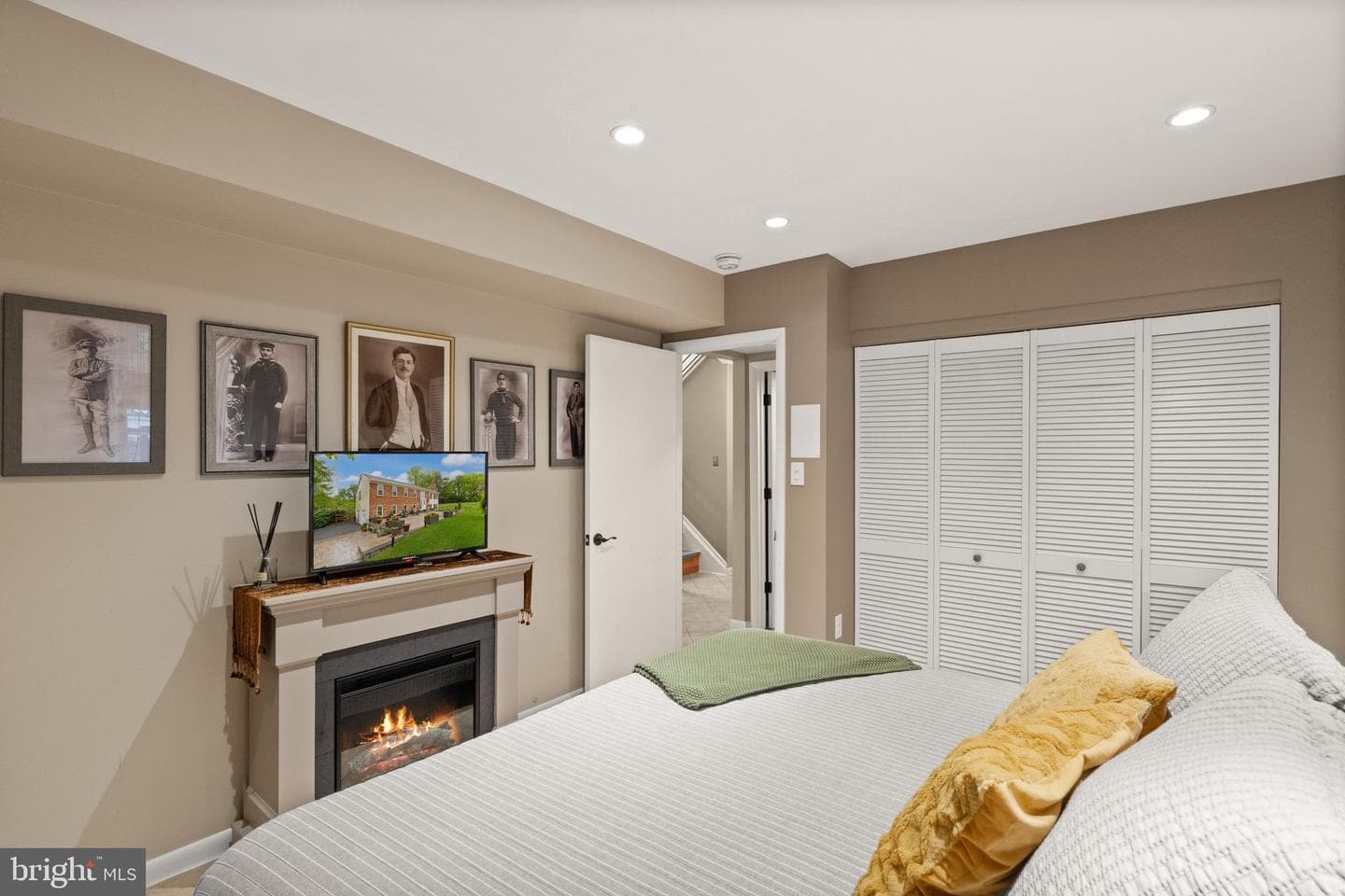 9900 Hynson photo 53