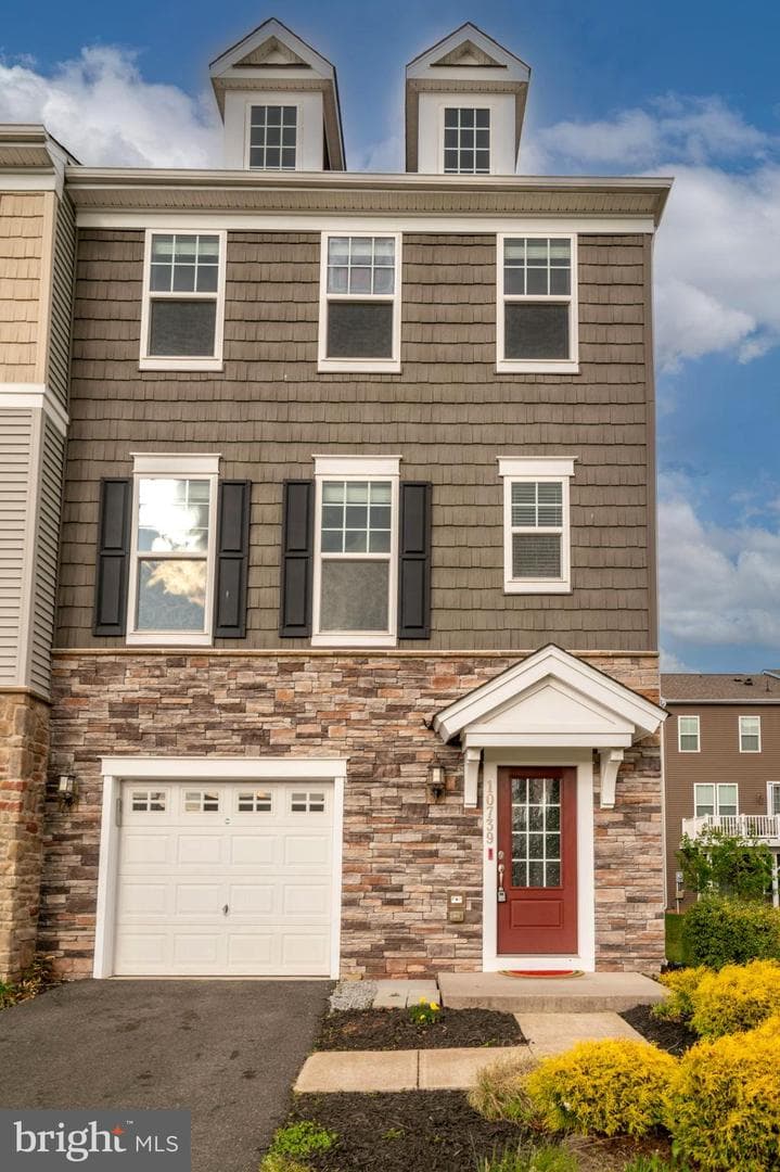 10739 Caledonia Meadow Drive photo 3