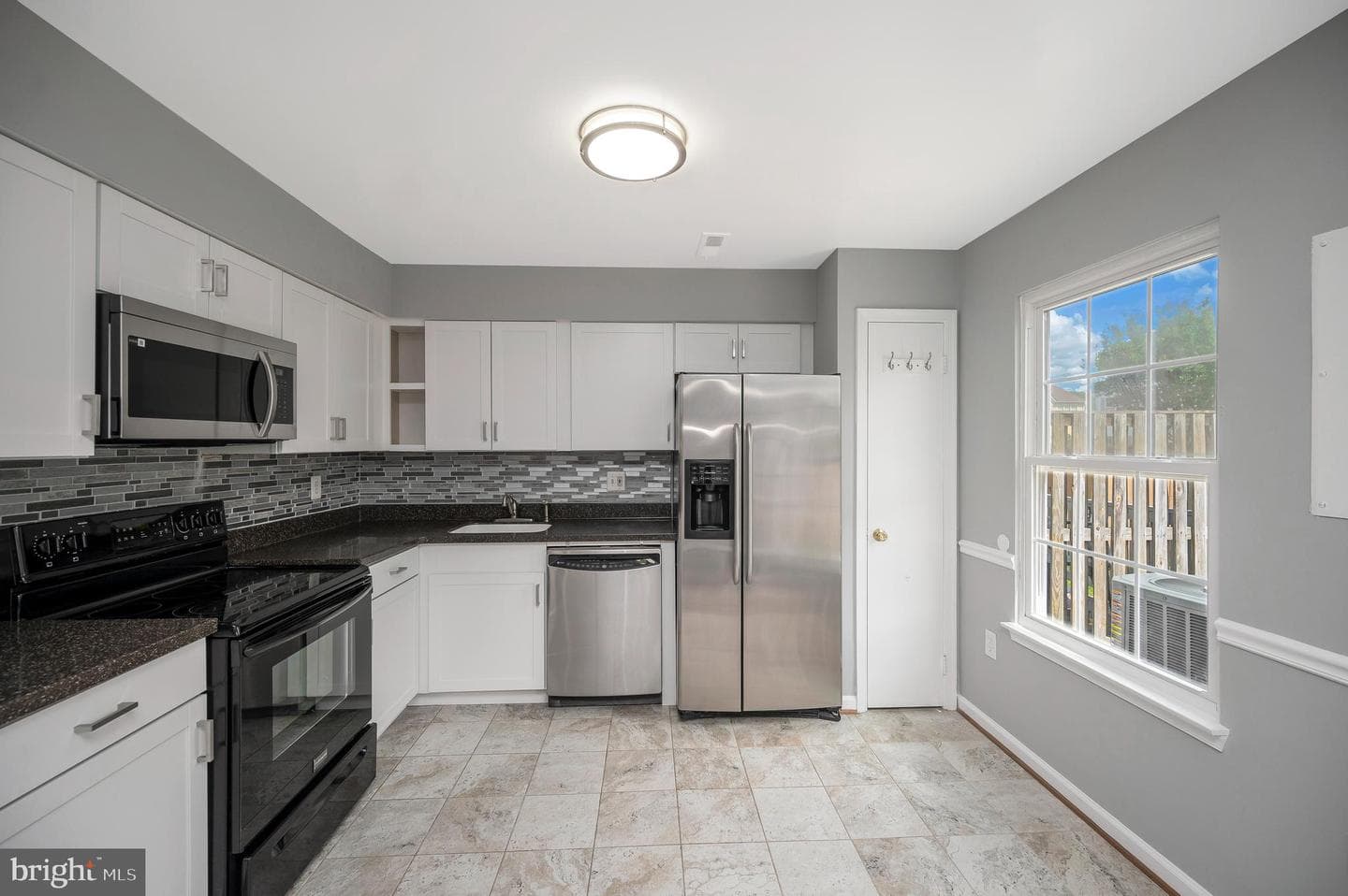 3634 Dahlgren Place photo 17