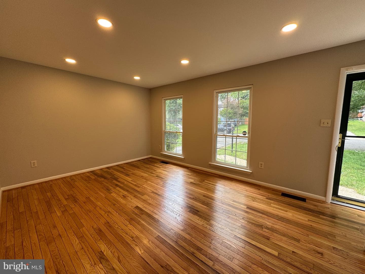 5372 Seneca Court photo 7