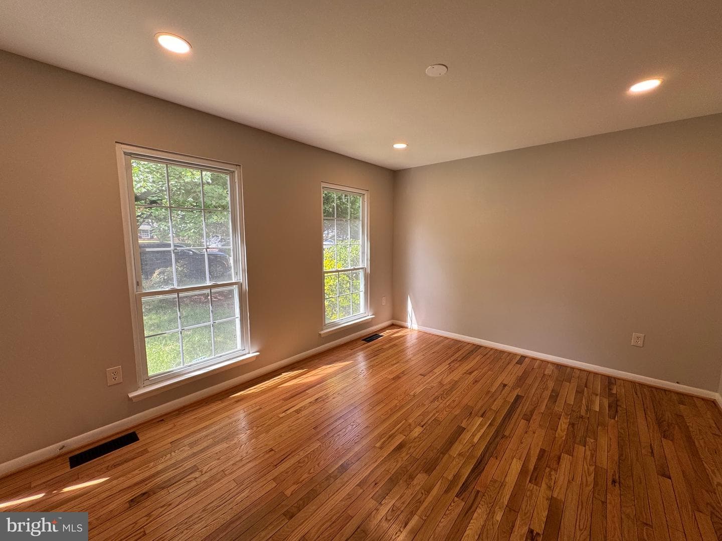 5372 Seneca Court photo 8