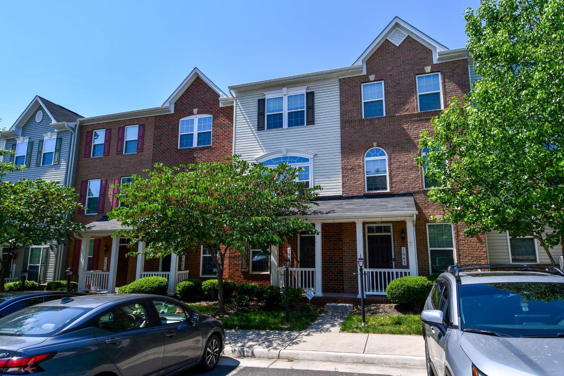 1665 Dorothy Lane