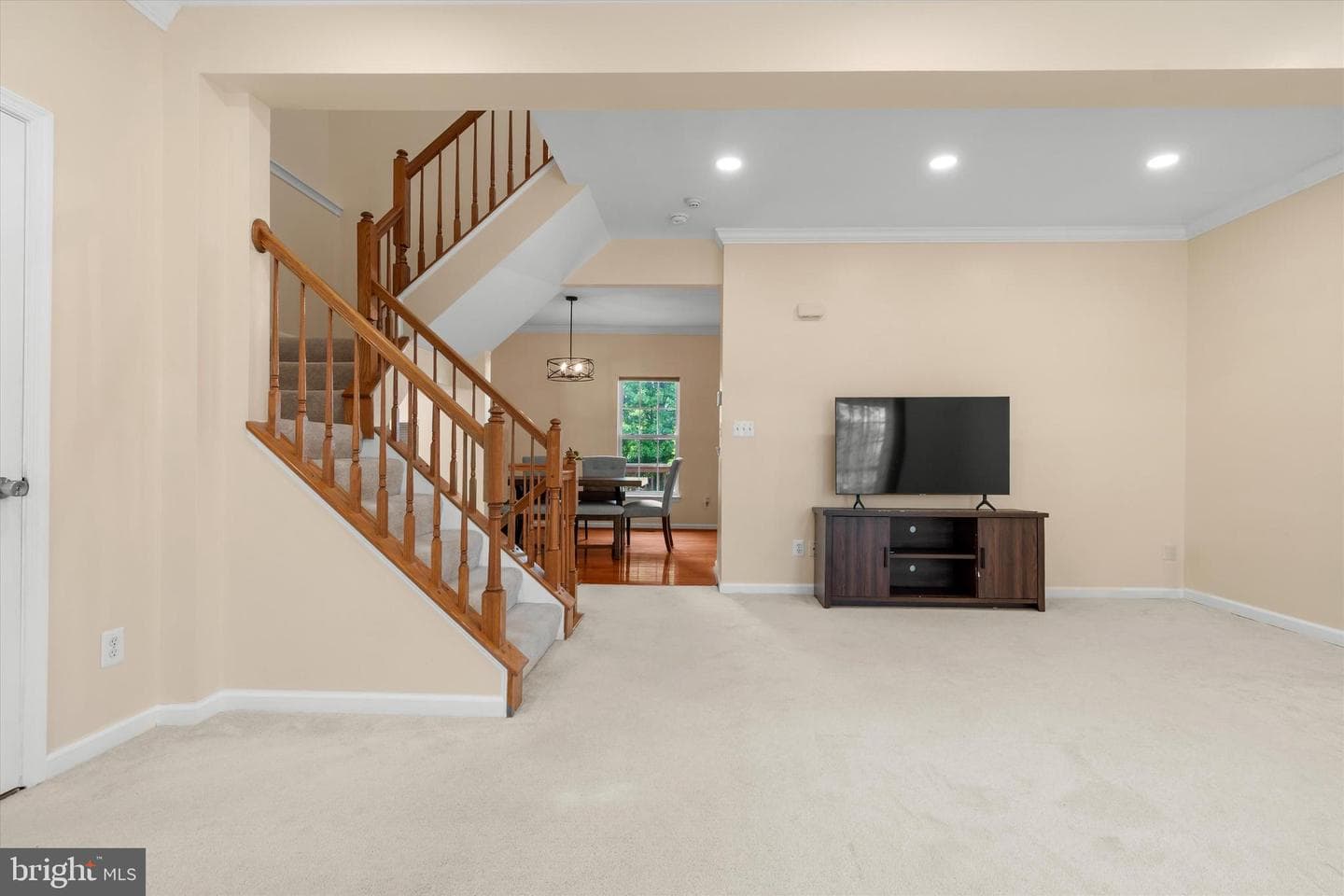 7104 Wheeling Way photo 10