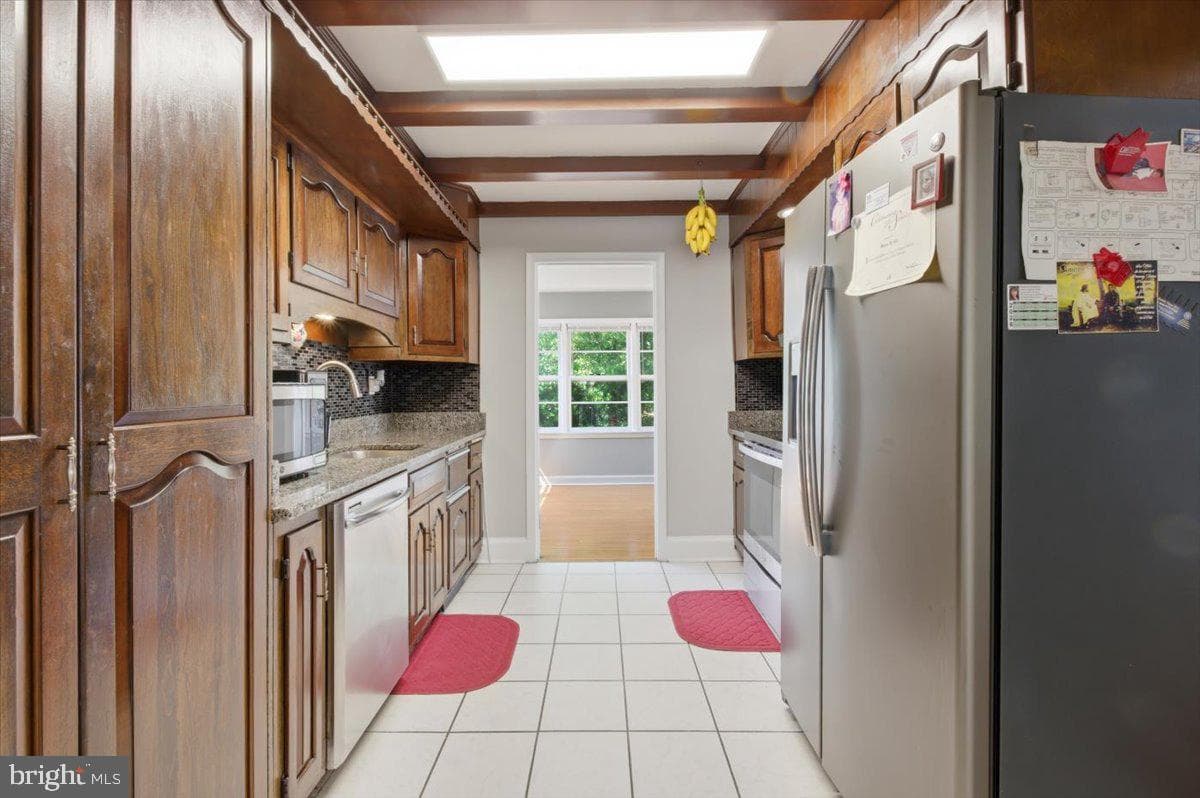 9933 Loudoun Ave photo 8