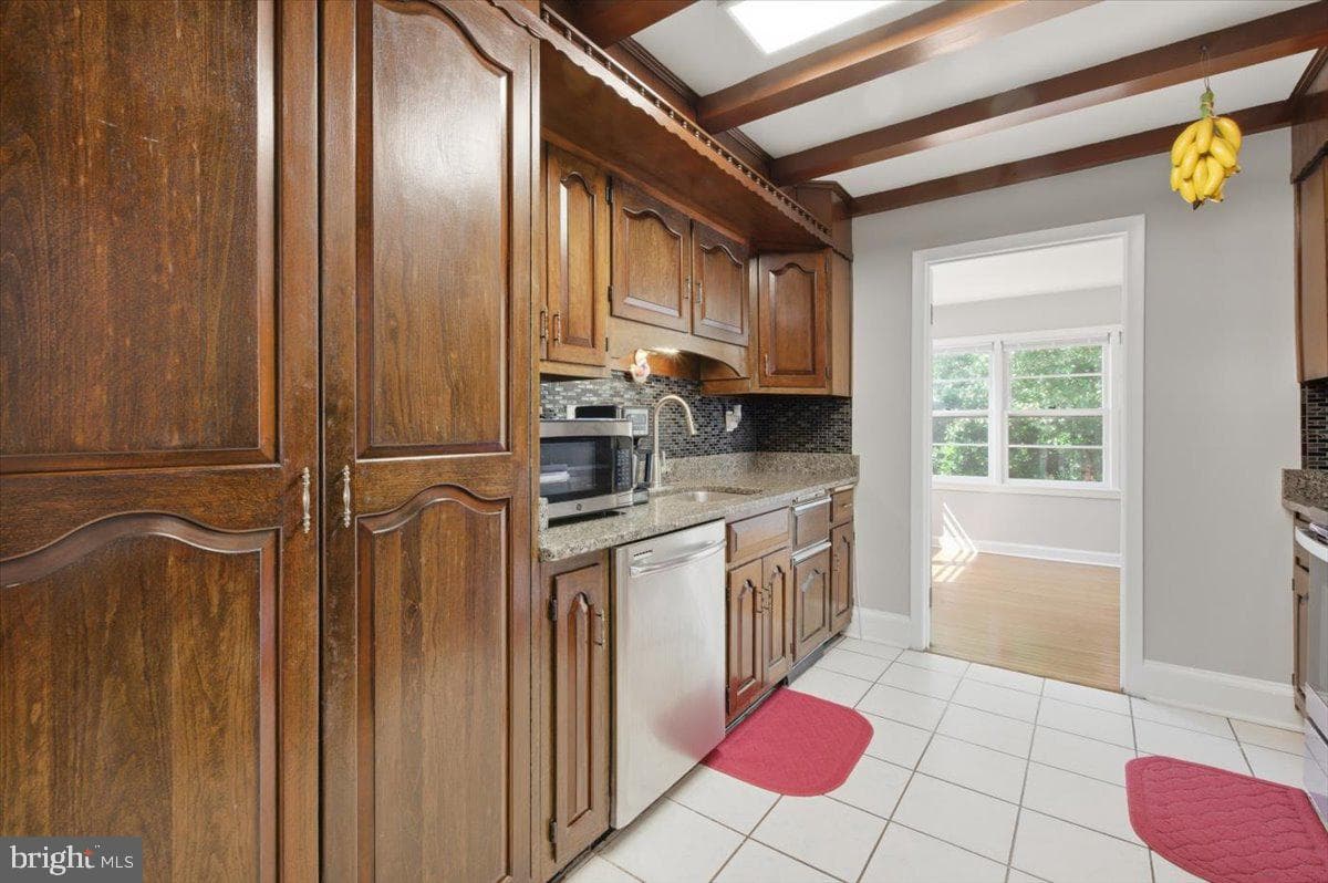 9933 Loudoun Ave photo 9