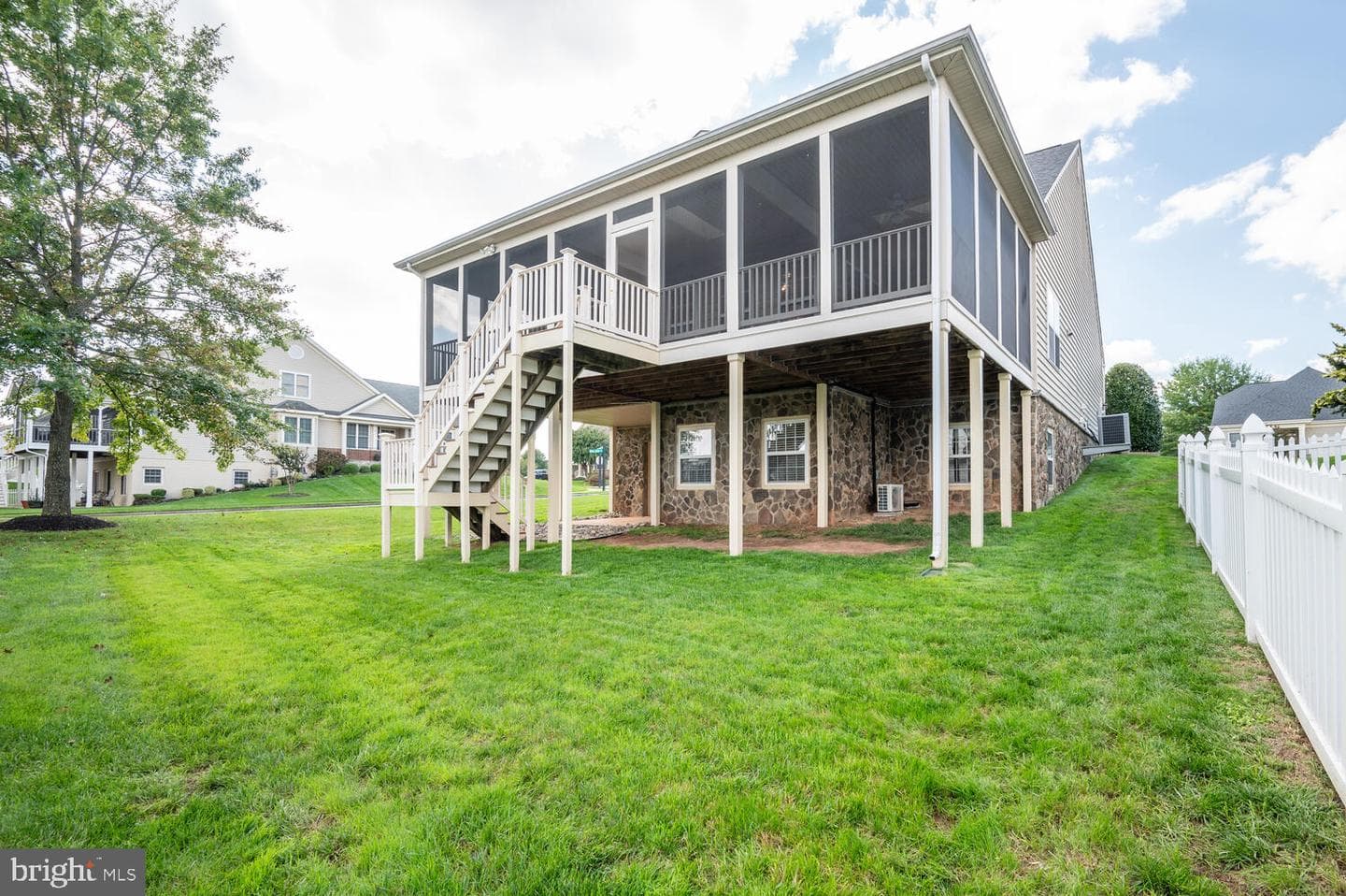6005 Piney Grove Way photo 3