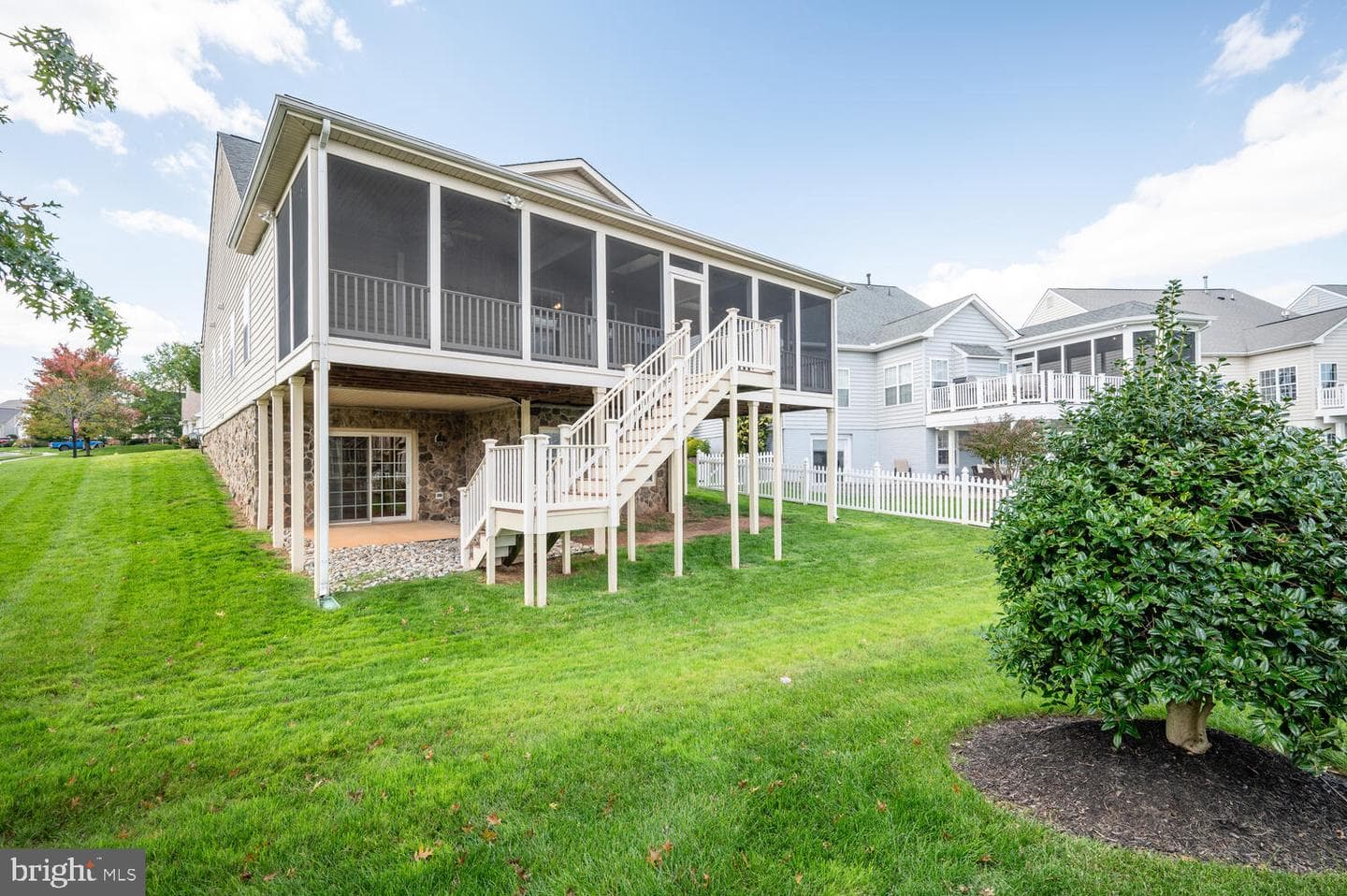 6005 Piney Grove Way photo 4