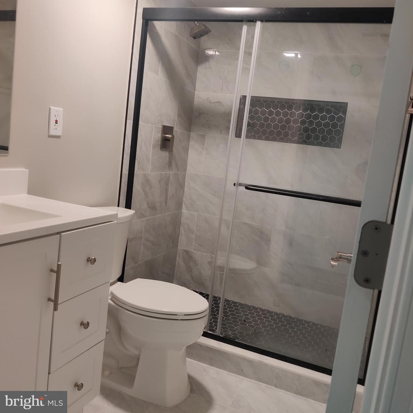 1419 E Street photo 26