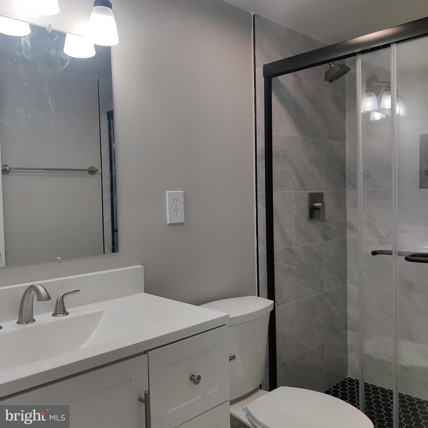1419 E Street photo 28