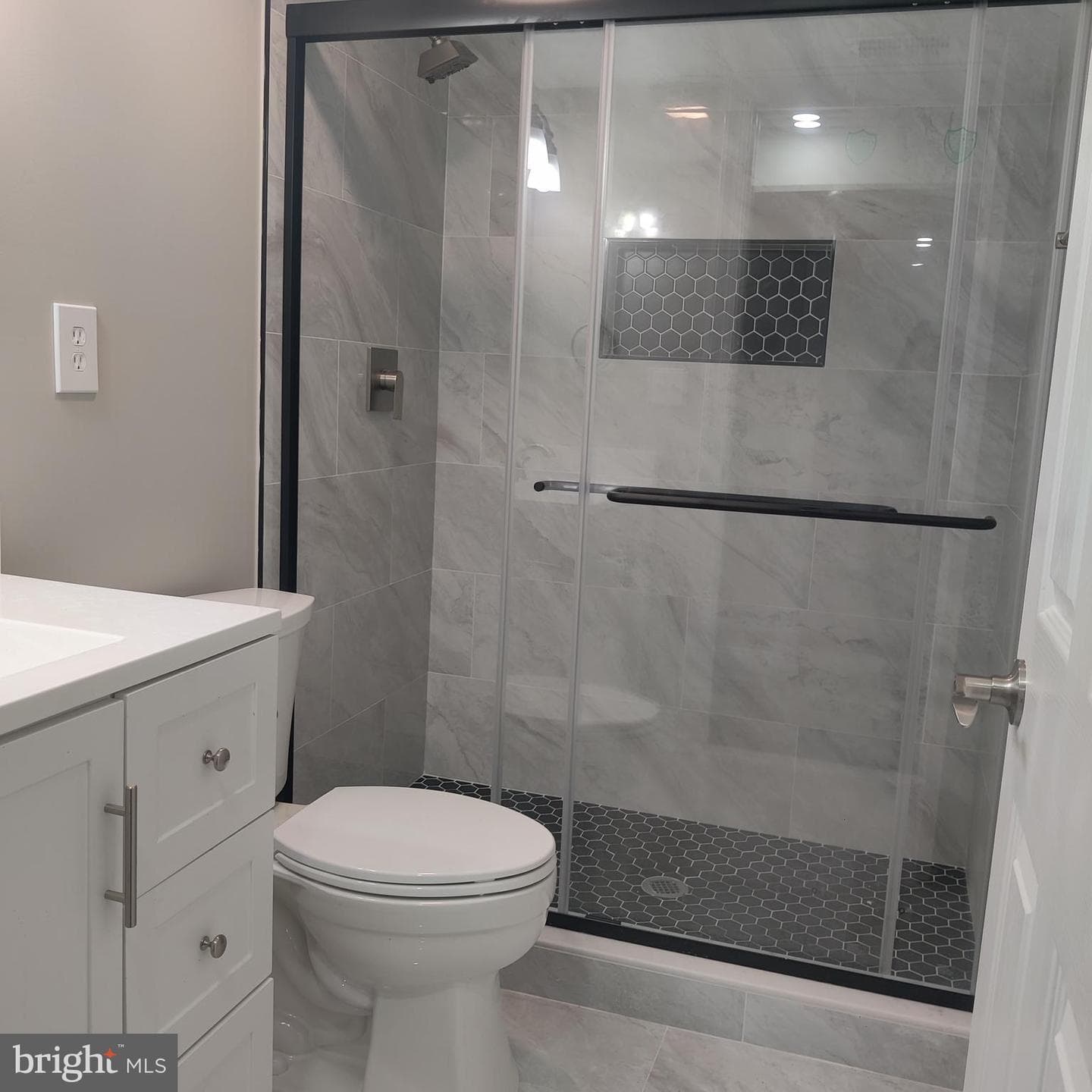 1419 E Street photo 29