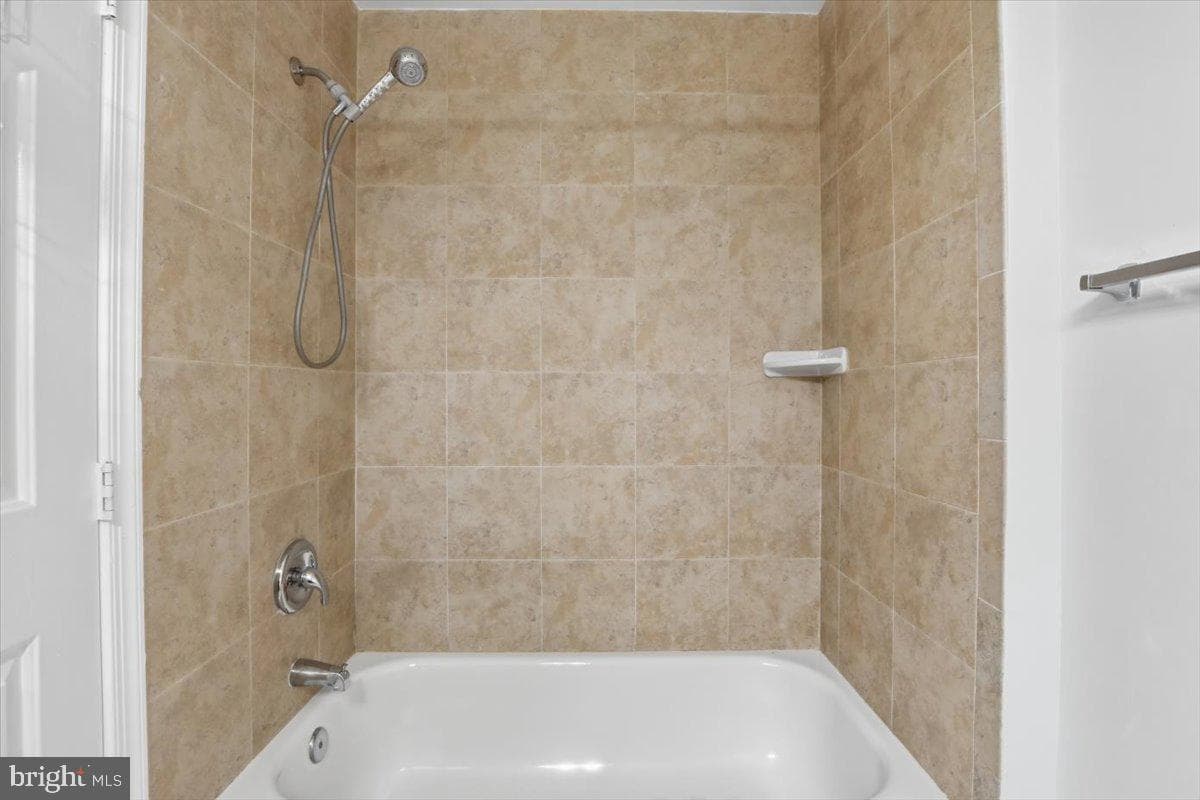 11002 Koman Circle #301 photo 17
